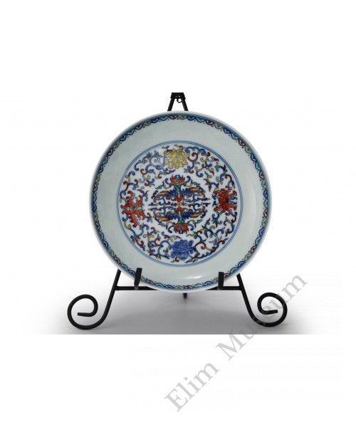 1525 A Doucai two-bats lotus dish